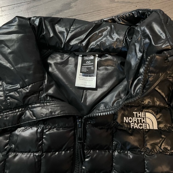 The North Face Black Puffer Jacket - Picture 5 of 14